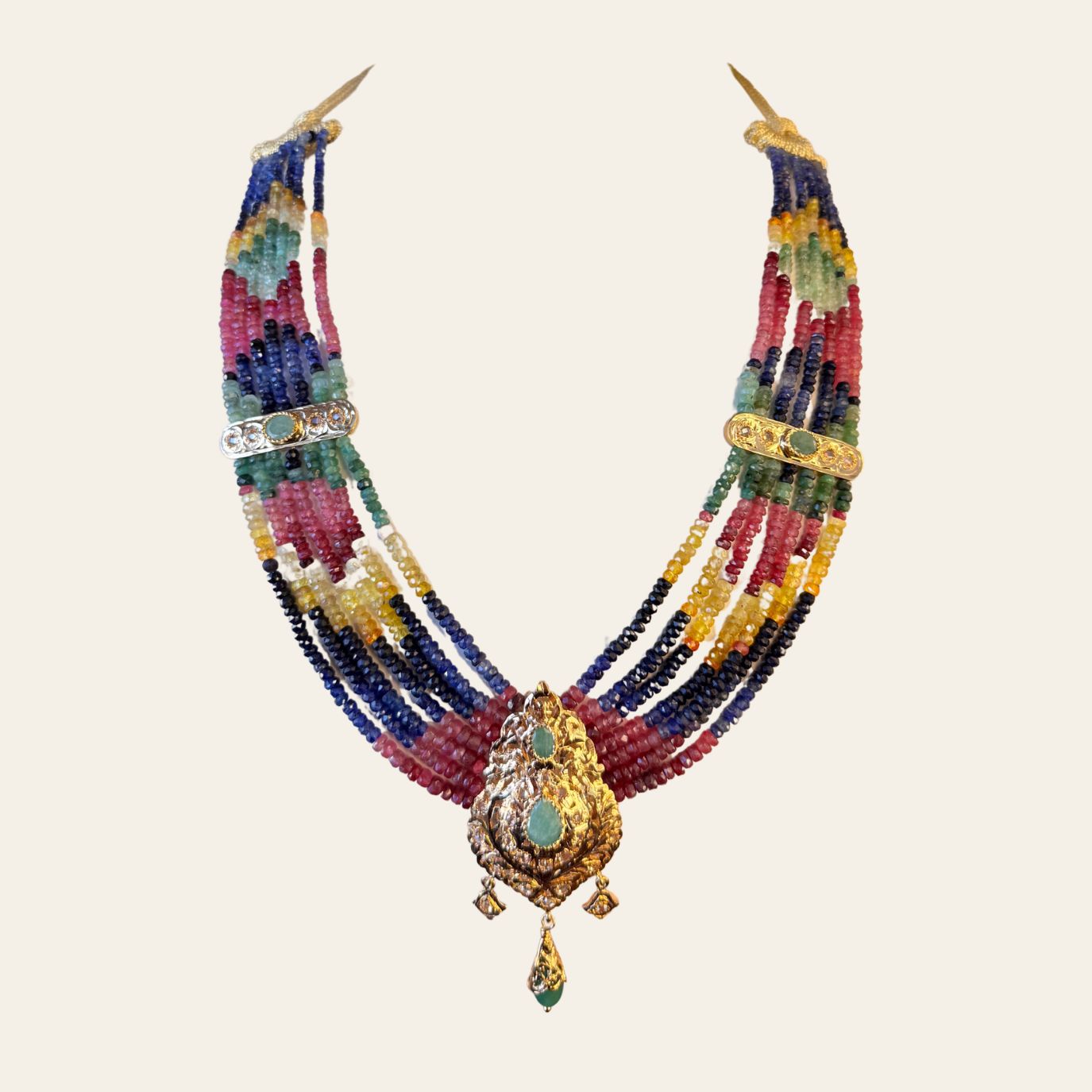 Collier Arc-en-Ciel de Saphirs & Émeraudes Naturelles avec Pendentif ARO