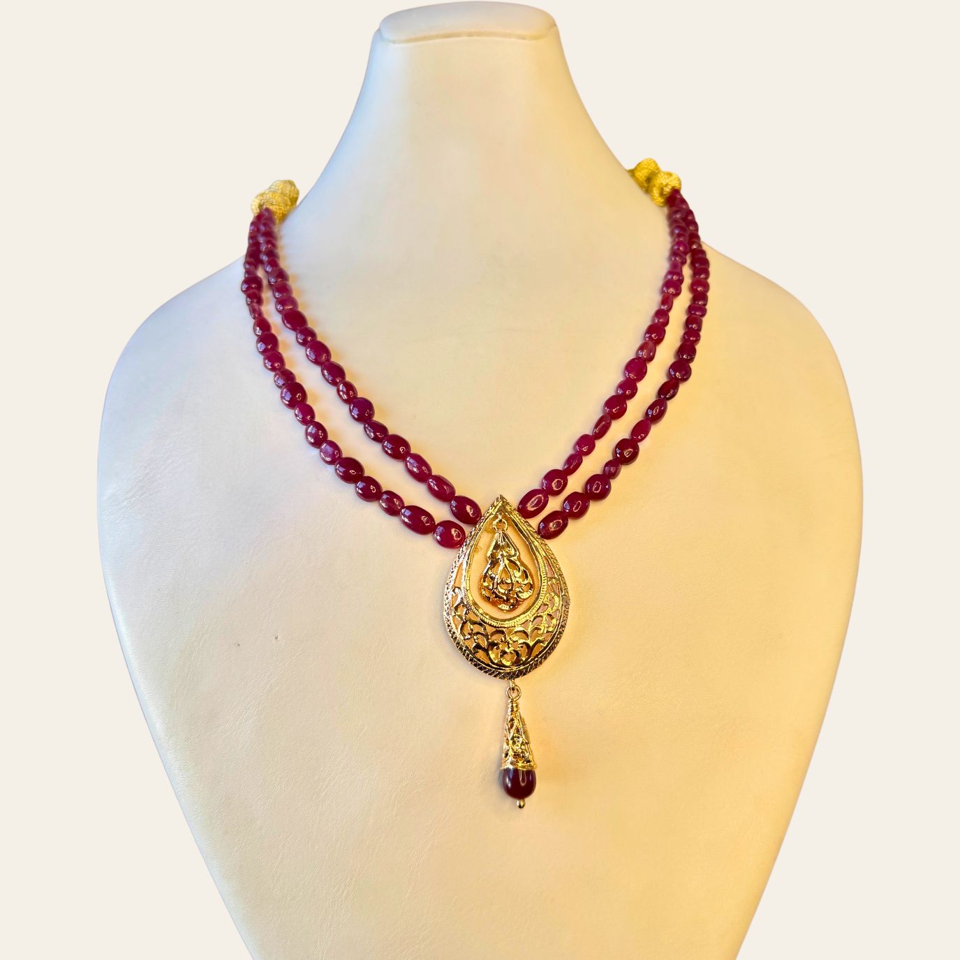 Collier Rubis Naturelles avec Goutte Tkhram double & Bllota rubis en ARO