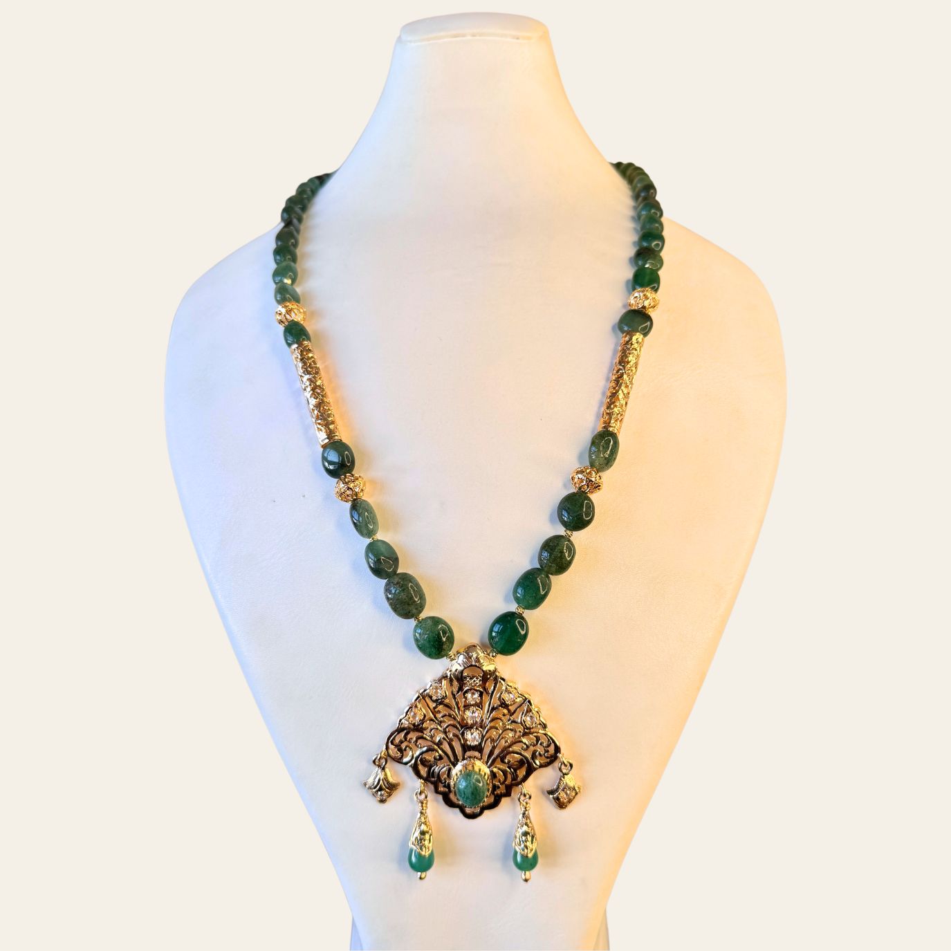 Collier Émeraudes Naturelles avec Pendentif et Accessoires ARO